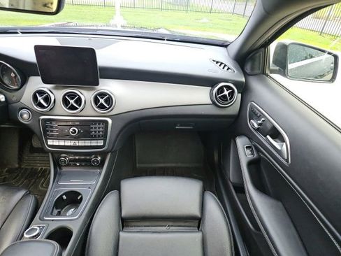 Used 2018 Mercedes-Benz GLA 250 4MATIC image 28