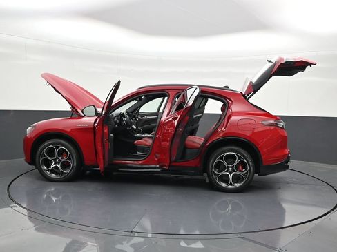 Used 2024 Alfa Romeo Stelvio Veloce AWD/4WD image 36