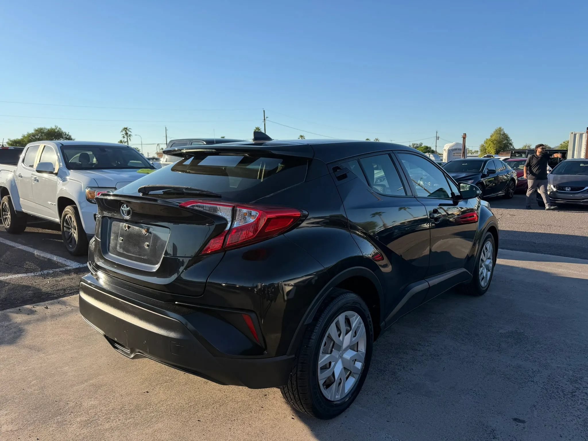 Used 2019 Toyota C-HR LE FWD image 11