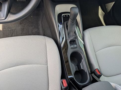 Used 2022 Toyota Corolla LE image 28