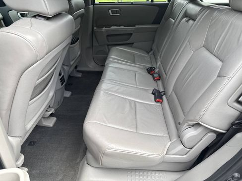 Used 2010 Honda Pilot Touring image 14