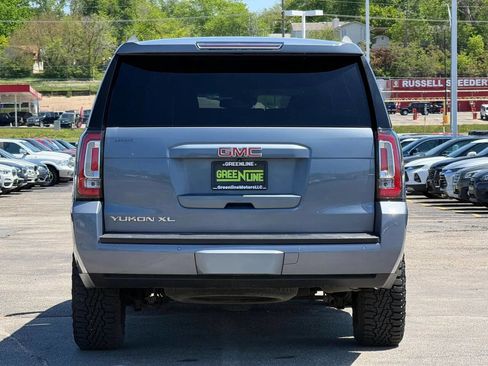 Used 2016 GMC Yukon XL SLT AWD/4WD image 4