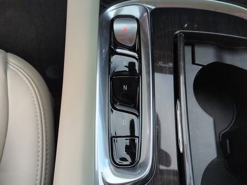 Used 2022 Buick Enclave Essence w/ Sound and Sites Package image 14