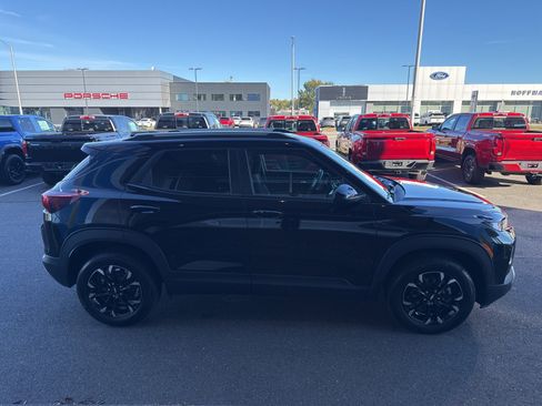 Used 2022 Chevrolet TrailBlazer LT w/ Convenience Package image 5