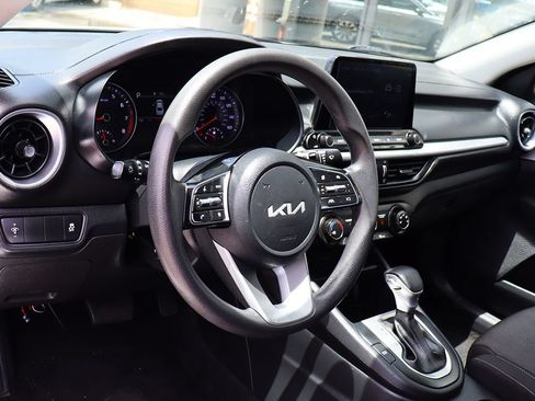Used 2022 Kia Forte LXS FWD image 38