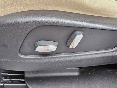 Used 2018 Cadillac XT5 FWD image 10