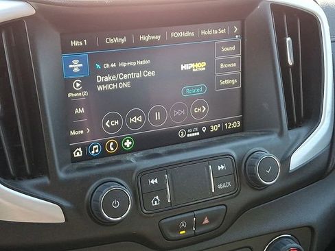 Used 2024 GMC Terrain SLT image 21