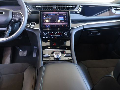 Used 2024 Jeep Grand Cherokee Trailhawk w/ Luxury Tech Group III image 25