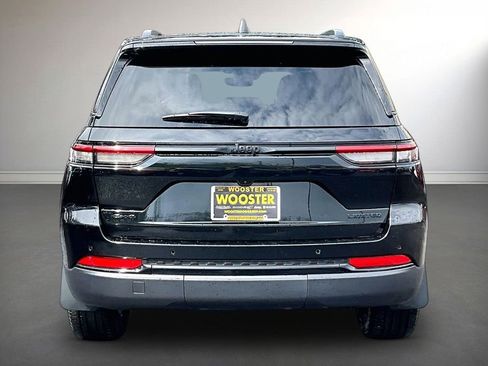 Used 2024 Jeep Grand Cherokee Limited w/ Black Appearance Package image 6