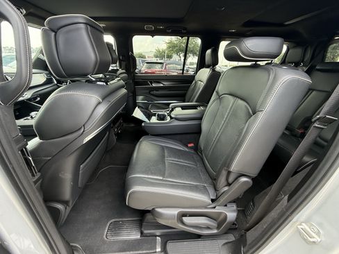Used 2024 Jeep Grand Wagoneer Series II Obsidian w/ Quick Order Packagew 28T AWD/4WD image 29