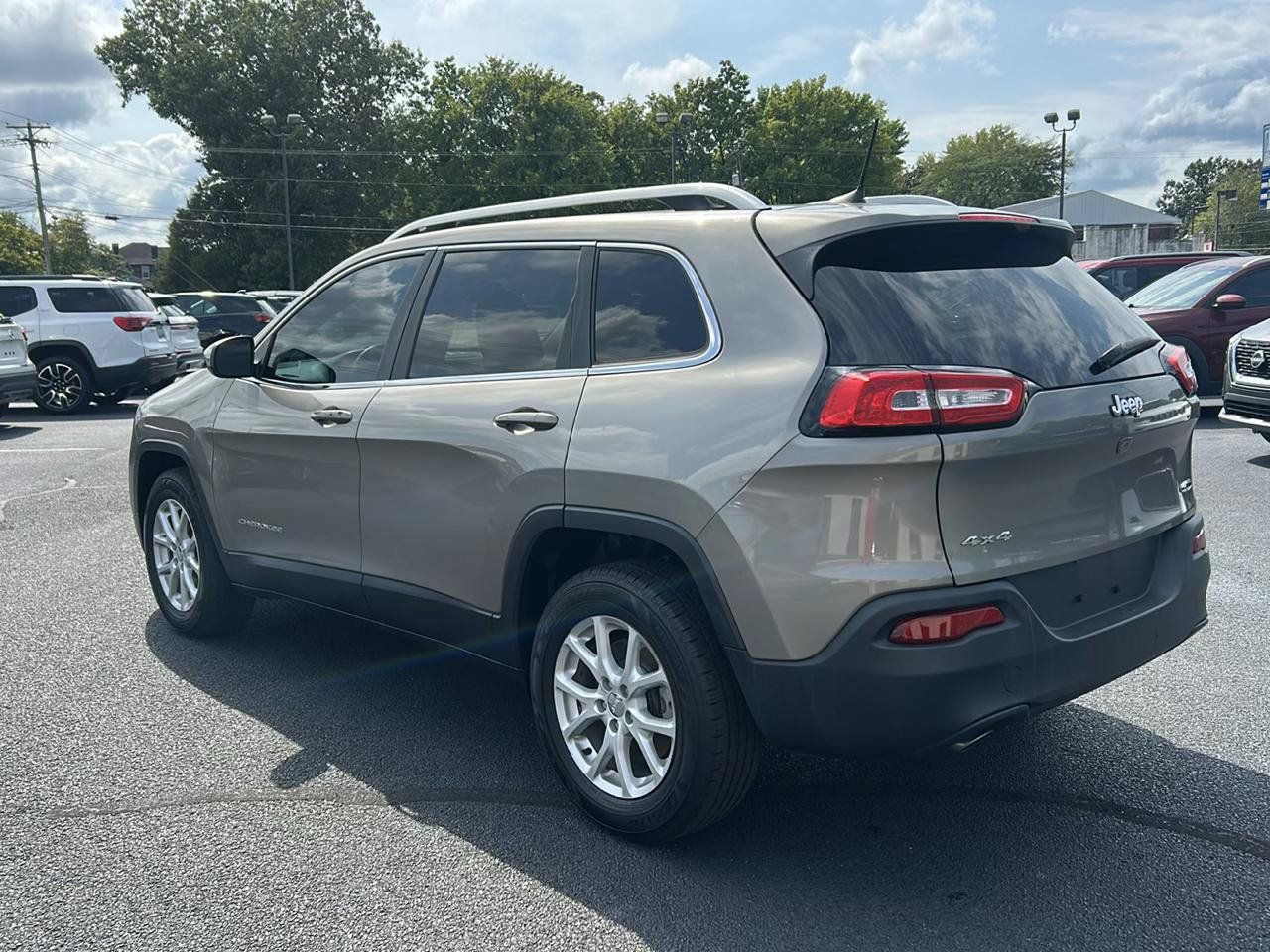 Used 2016 Jeep Cherokee Latitude w/ Comfort/Convenience Group AWD/4WD image 7