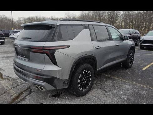 Used 2024 Chevrolet Traverse Z71 image 4