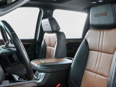 Used 2024 Chevrolet Silverado 3500 High Country w/ High Country Premium Package AWD/4WD image 28