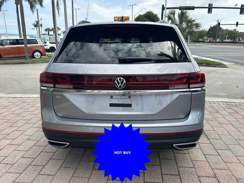 Certified 2025 Volkswagen Atlas SE image 8