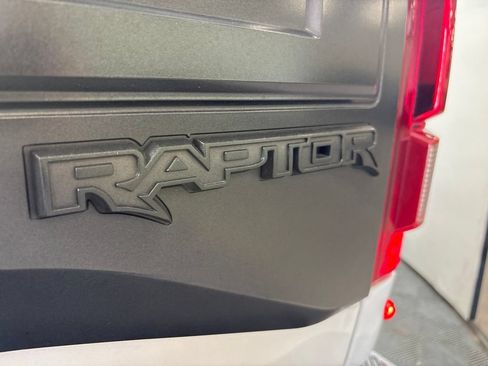 Used 2018 Ford F150 Raptor w/ Equipment Group 802A Luxury AWD/4WD image 12