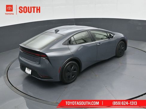 Used 2025 Toyota Prius LE FWD image 46