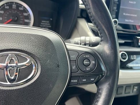 Used 2022 Toyota Corolla Cross LE AWD/4WD image 21