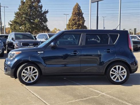 Used 2019 Kia Soul + w/ Audio Package image 3