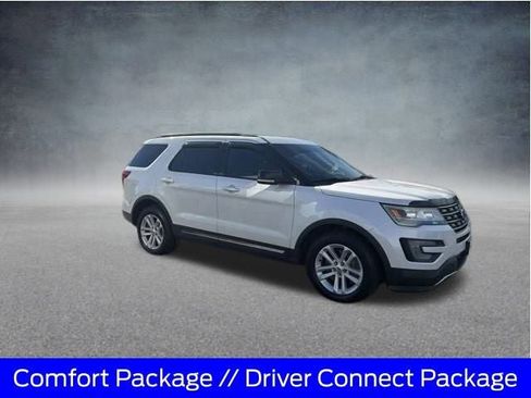 Used 2016 Ford Explorer XLT w/ Equipment Group 202A image 4