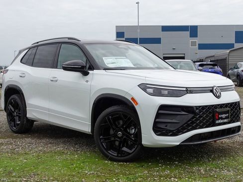 New 2026 Volkswagen Tiguan SE R-Line image 3