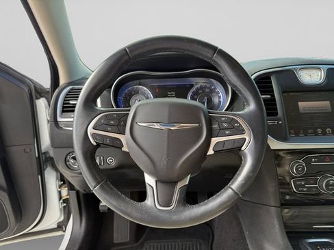 Used 2016 Chrysler 300 Limited RWD image 14
