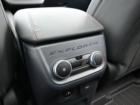 New 2026 Ford Explorer Active w/ Active Comfort Package image 30