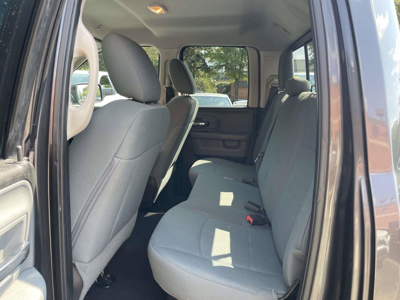 Used 2018 RAM 1500 Classic SLT AWD/4WD image 3