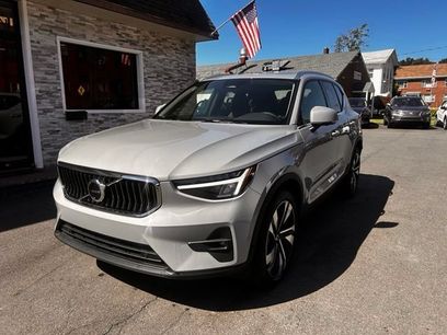 Used 2024 Volvo XC40 B5 Plus w/ Protection Package Premier