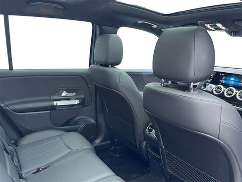 Used 2022 Mercedes-Benz GLB 250 image 50