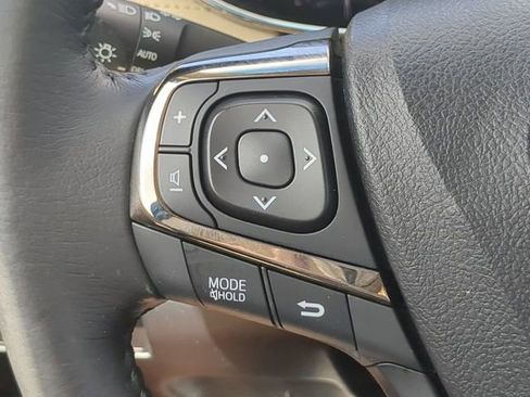 Used 2018 Toyota Avalon XLE Premium image 25