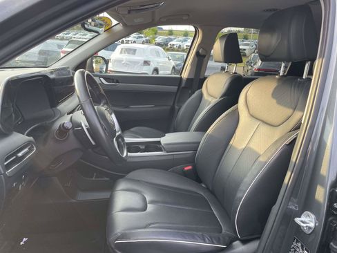 Used 2023 Hyundai Palisade SEL FWD image 17