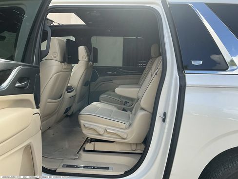 Used 2021 Cadillac Escalade ESV Premium Luxury w/ Driver Assist Tech Package AWD/4WD image 9