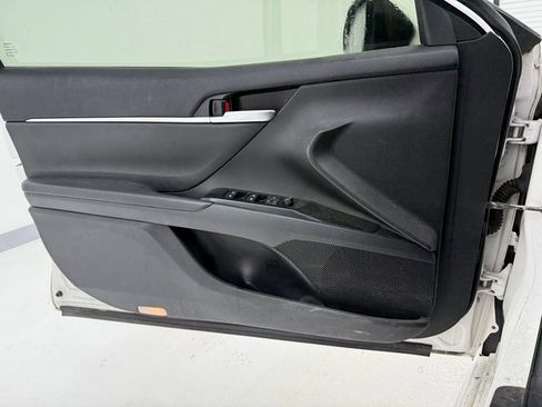 Used 2018 Toyota Camry SE image 16