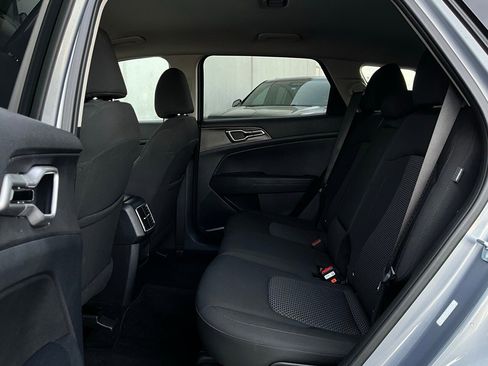 Used 2025 Kia Sportage LX image 11