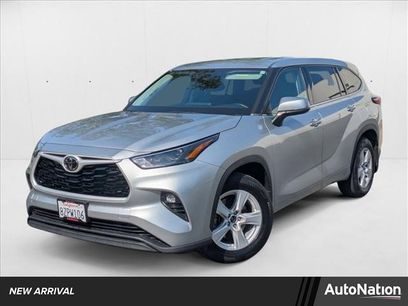 Used 2022 Toyota Highlander LE