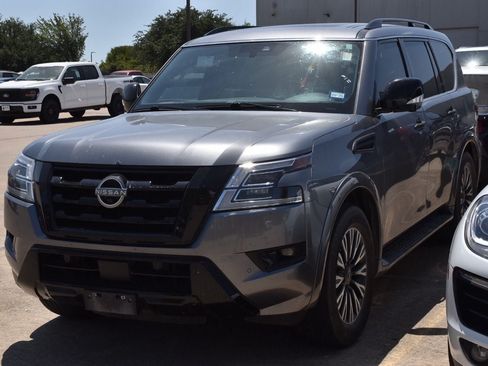 Used 2023 Nissan Armada SL w/ Midnight Edition Package RWD image 2