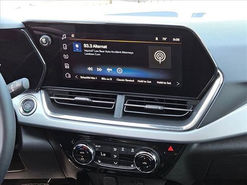 New 2026 Chevrolet Trax LT w/ Sunroof Package FWD image 14