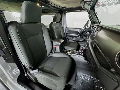 Used 2019 Jeep Wrangler Sport AWD/4WD image 26