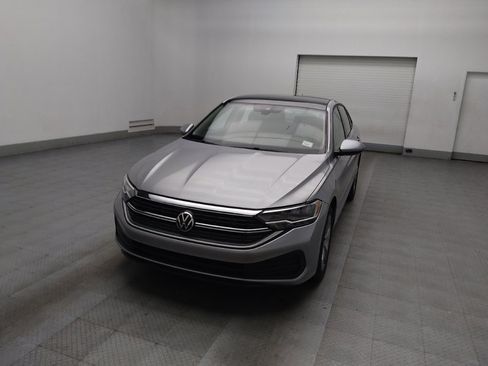 Used 2023 Volkswagen Jetta SE w/ Panoramic Sunroof Package image 15