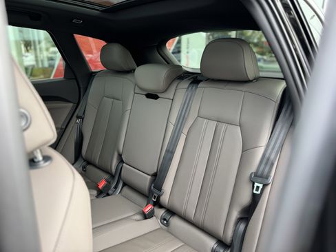 New 2025 Audi Q5 Premium image 15