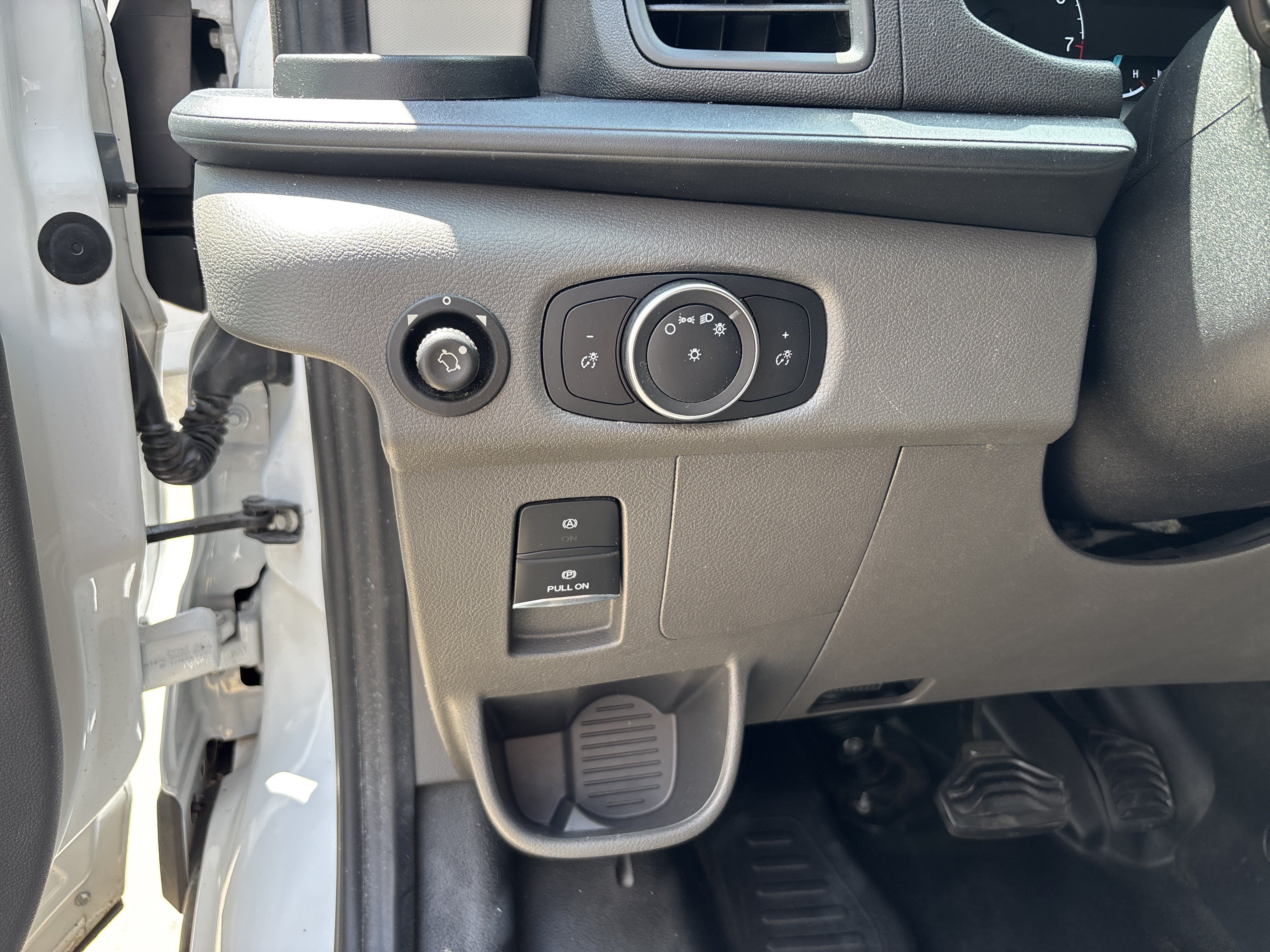 Used 2024 Ford Transit 250 Low Roof AWD image 5