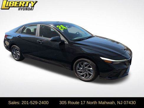Certified 2024 Hyundai Elantra SEL FWD image 1
