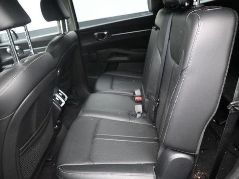 Used 2023 Kia Sorento S FWD image 14