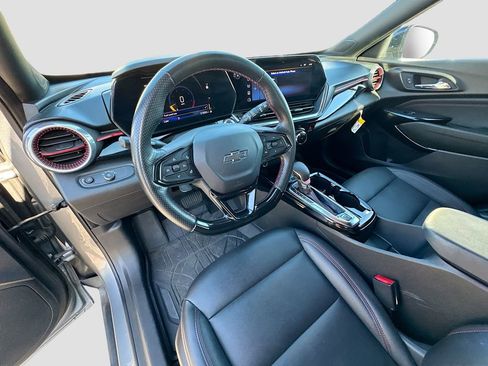 Used 2024 Chevrolet Trax RS w/ Driver Confidence Package image 9