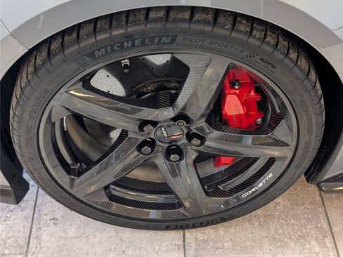 Used 2024 Chevrolet Corvette Z06 w/ Z07 Performance Package RWD image 8