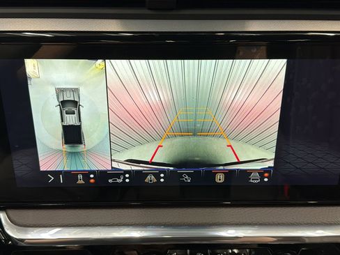 Used 2025 GMC Sierra 3500 Denali w/ Denali Reserve Package image 23