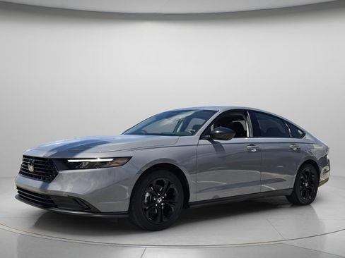 Used 2025 Honda Accord SE image 8