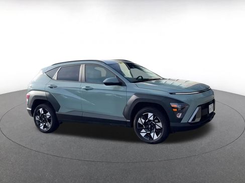 Used 2025 Hyundai Kona SEL image 2