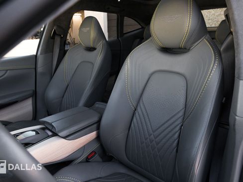Used 2021 Aston Martin DBX image 23