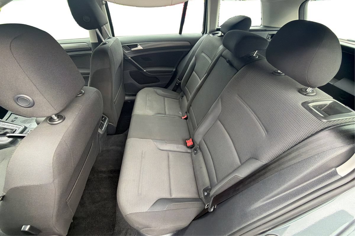 Used 2019 Volkswagen Golf S FWD image 10